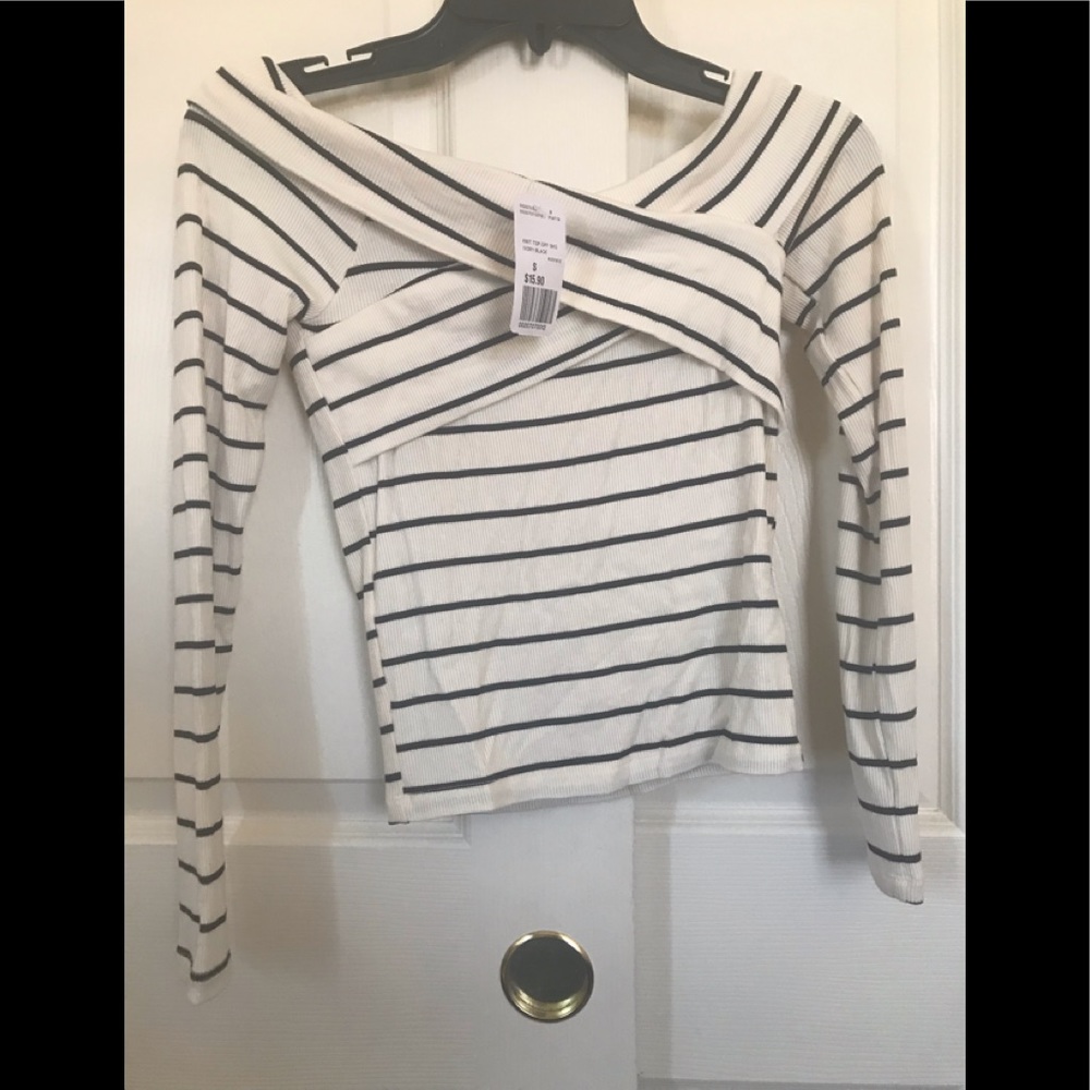 NWT Forever 21 Off Shoulder Top Sz S